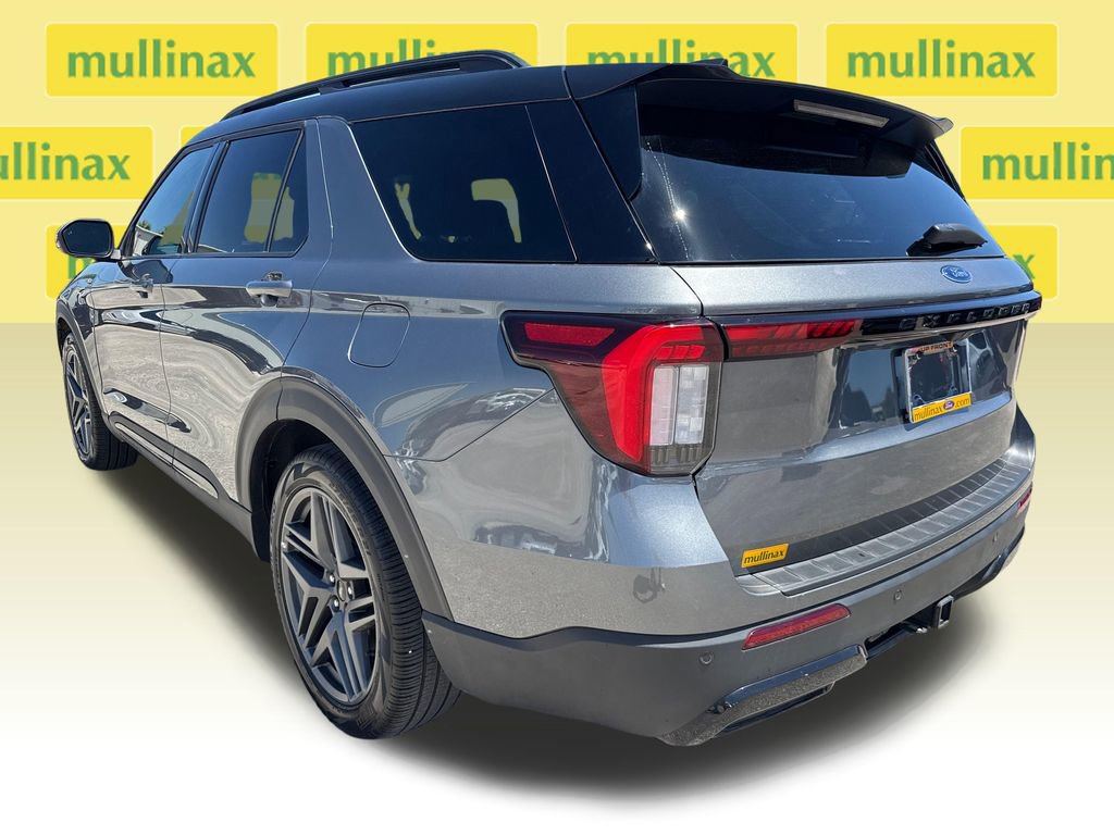 Certified 2025 Ford Explorer ST-Line w/ Premium Package RWD image 9