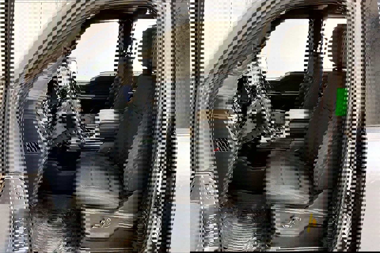 Used 2021 Ford F150 XLT w/ Equipment Group 302A High image 15