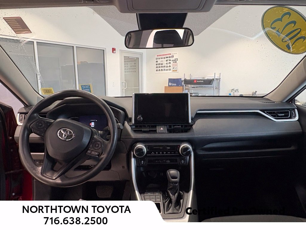 Used 2023 Toyota RAV4 LE AWD/4WD image 20