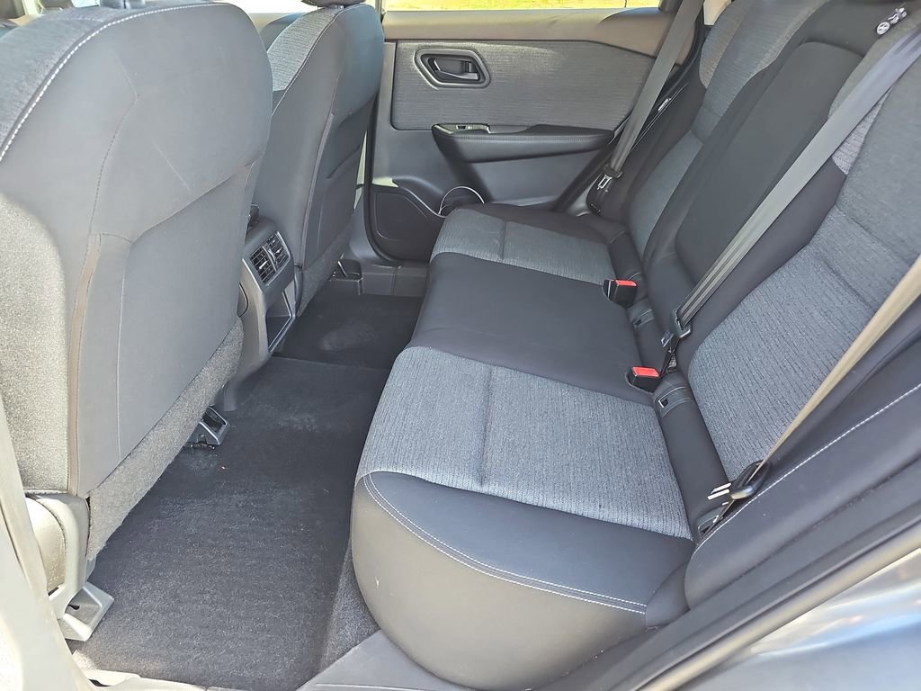 Used 2021 Nissan Rogue S image 15