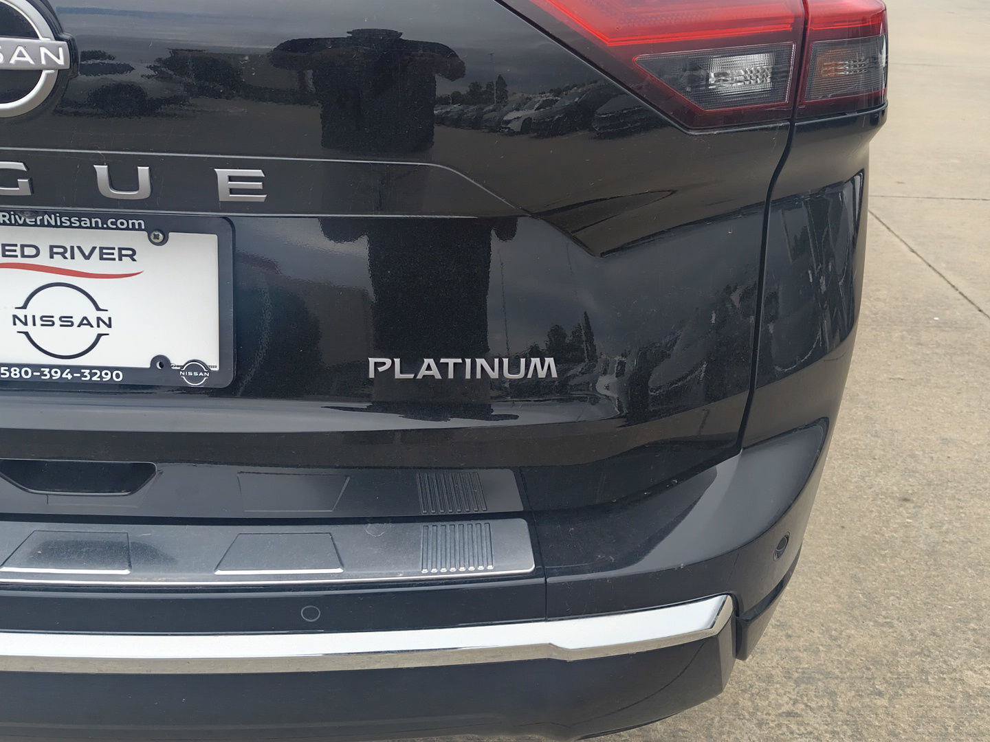 Used 2025 Nissan Rogue Platinum w/ Platinum Premium Package FWD image 7