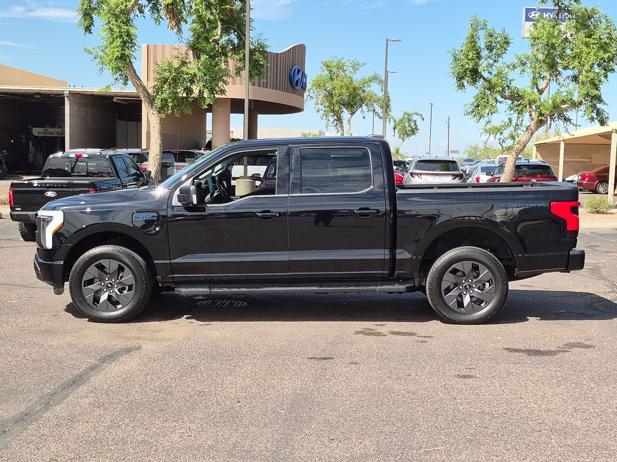 Certified 2025 Ford F150 Lightning Flash AWD/4WD image 9