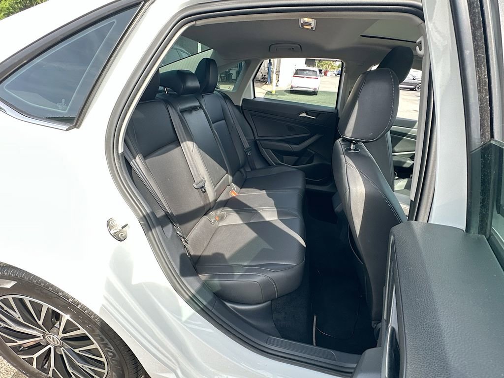 Used 2020 Volkswagen Jetta SE FWD image 26