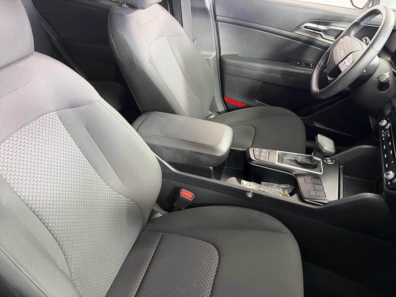 Used 2026 Kia Sportage LX FWD image 24