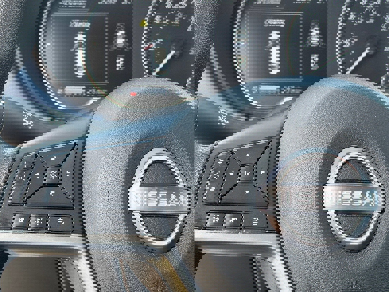 Used 2025 Nissan Versa SV image 19