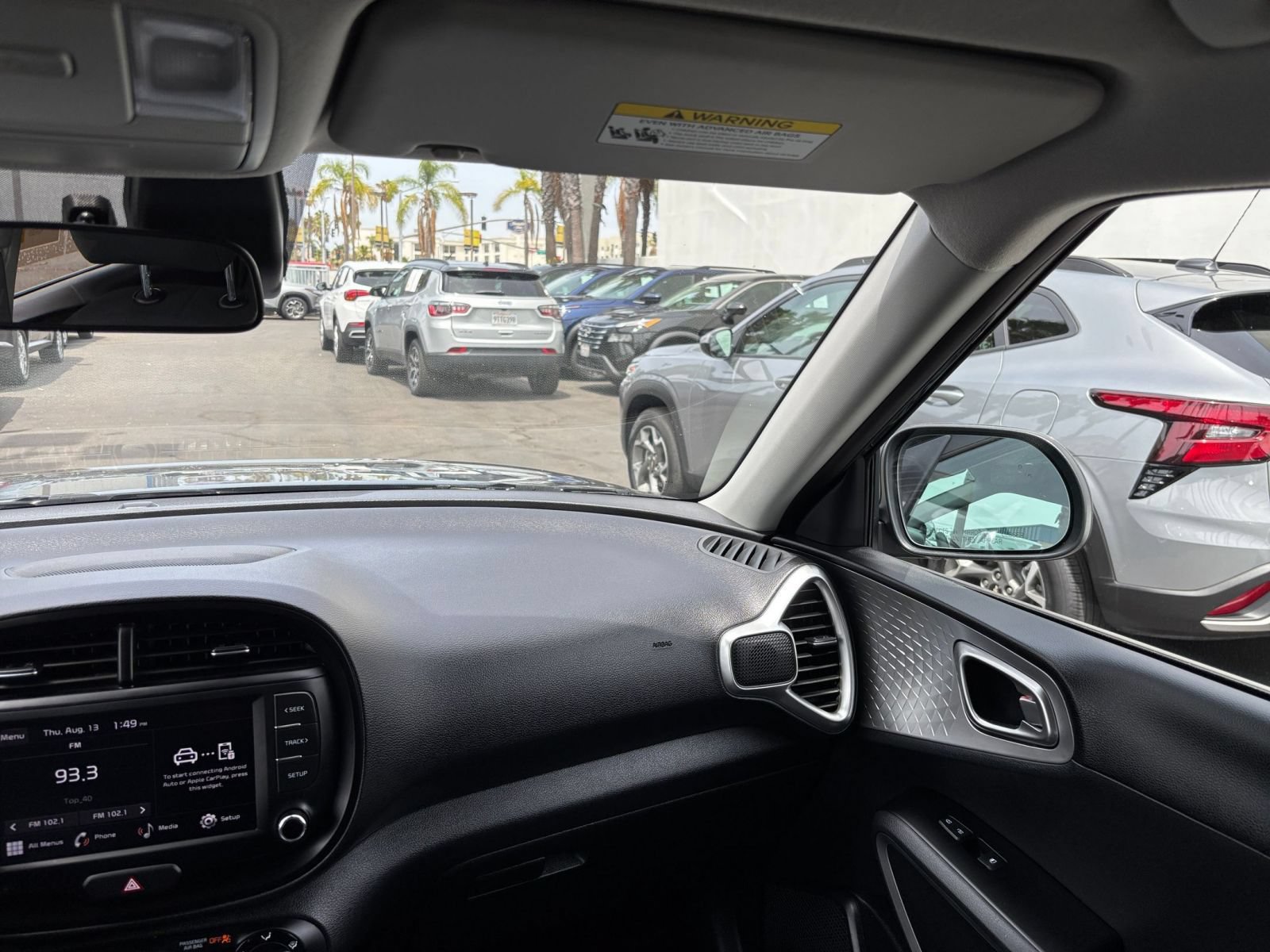 Used 2025 Kia Soul LX w/ LX Technology Package FWD image 32