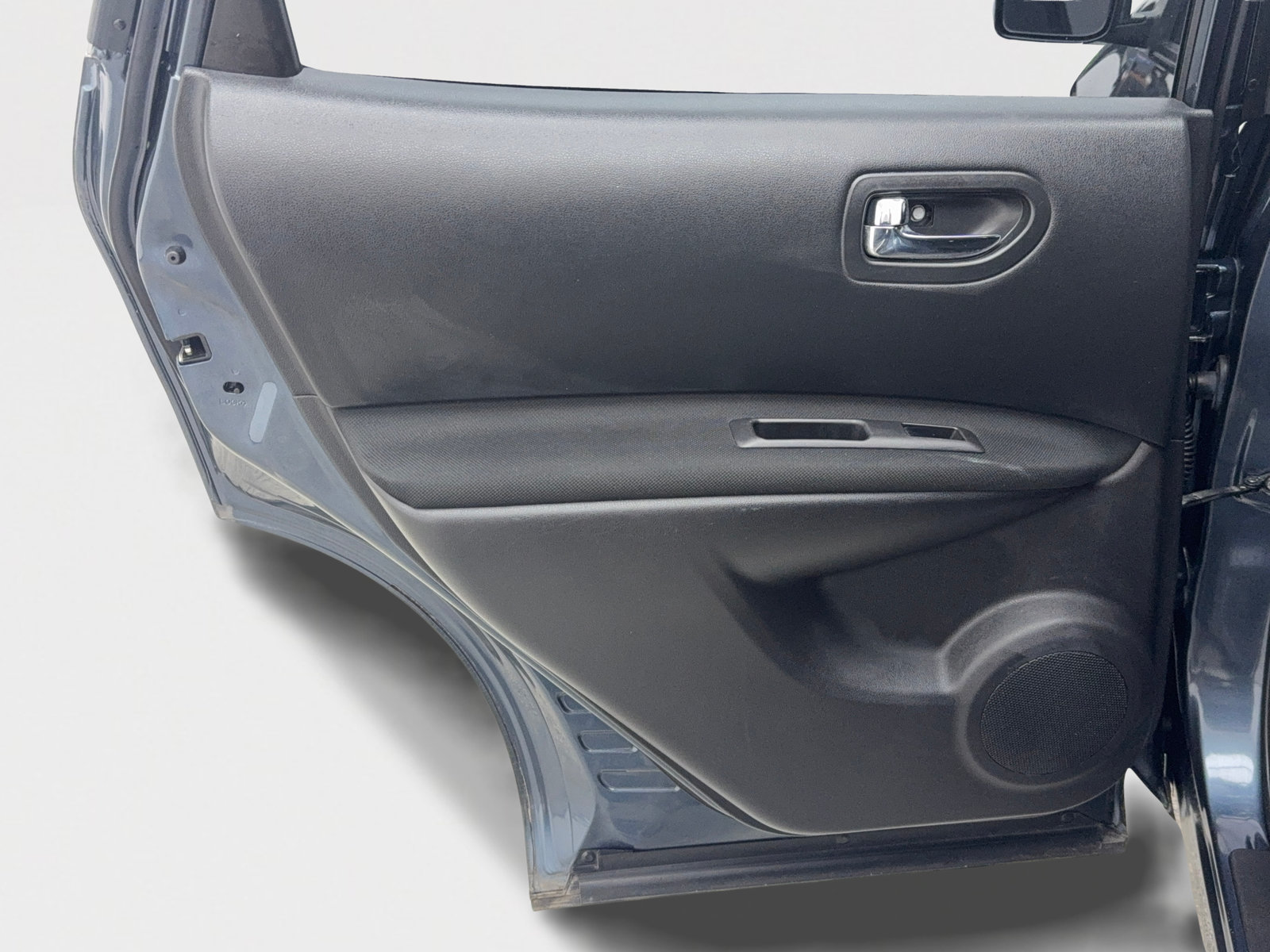 Used 2015 Nissan Rogue S FWD image 45