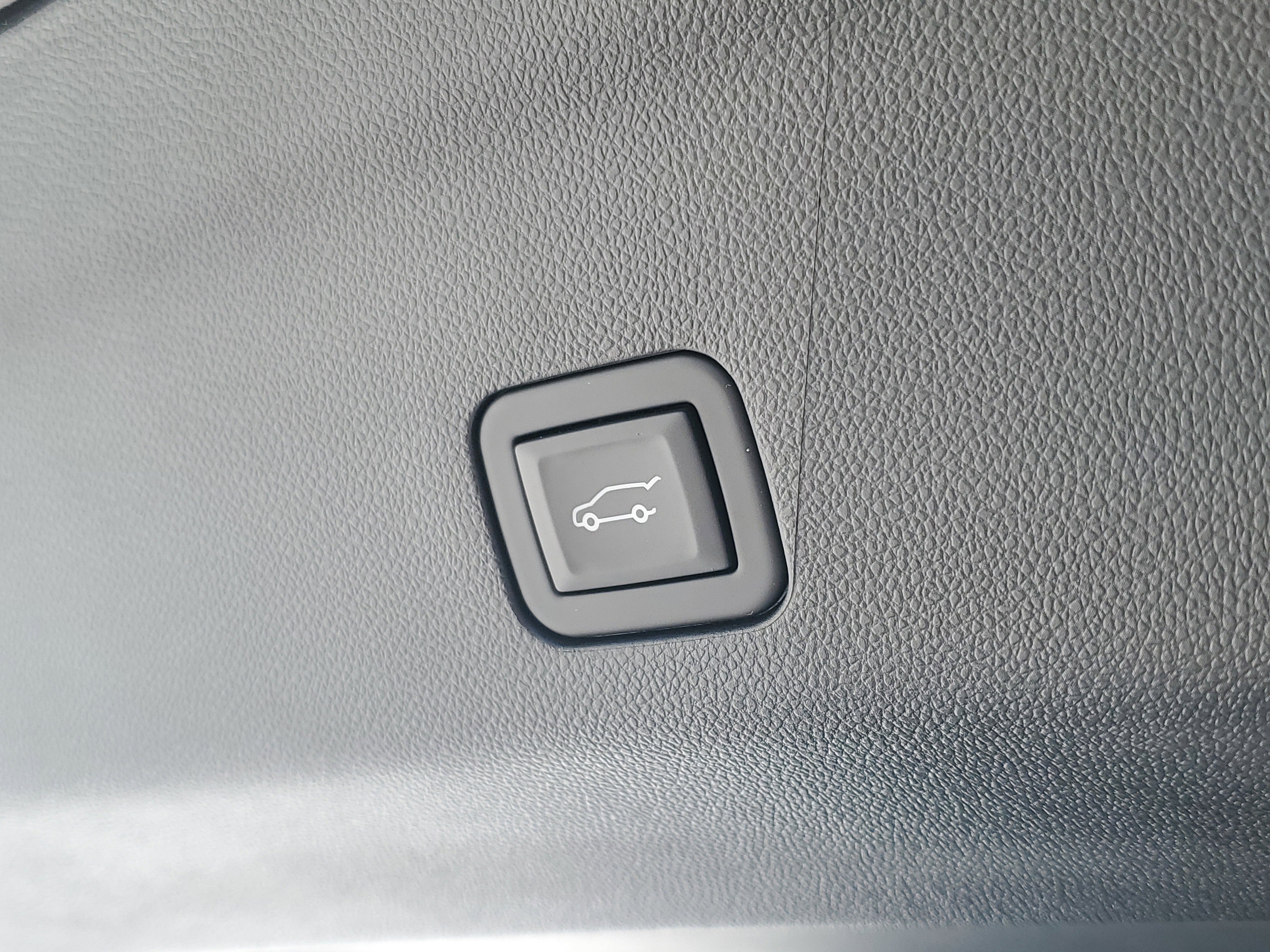 Used 2024 Chevrolet Tahoe RST RWD image 9