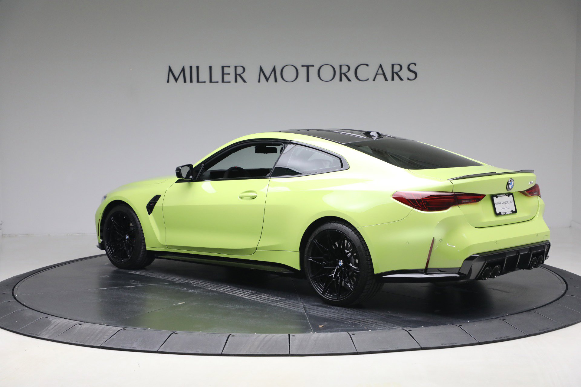 Used 2025 BMW M4 Coupe w/ M Carbon Exterior Package image 4