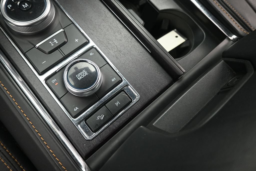 Used 2023 Ford Expedition Platinum AWD/4WD image 30