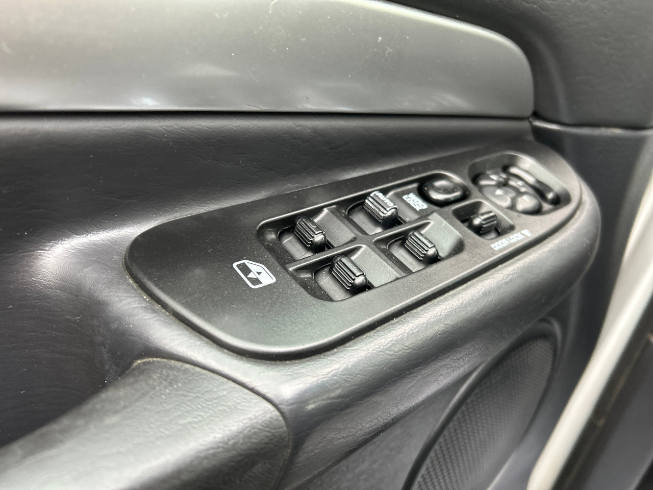 Used 2004 Dodge Ram 3500 Truck SLT w/ Trailer Tow Group image 5