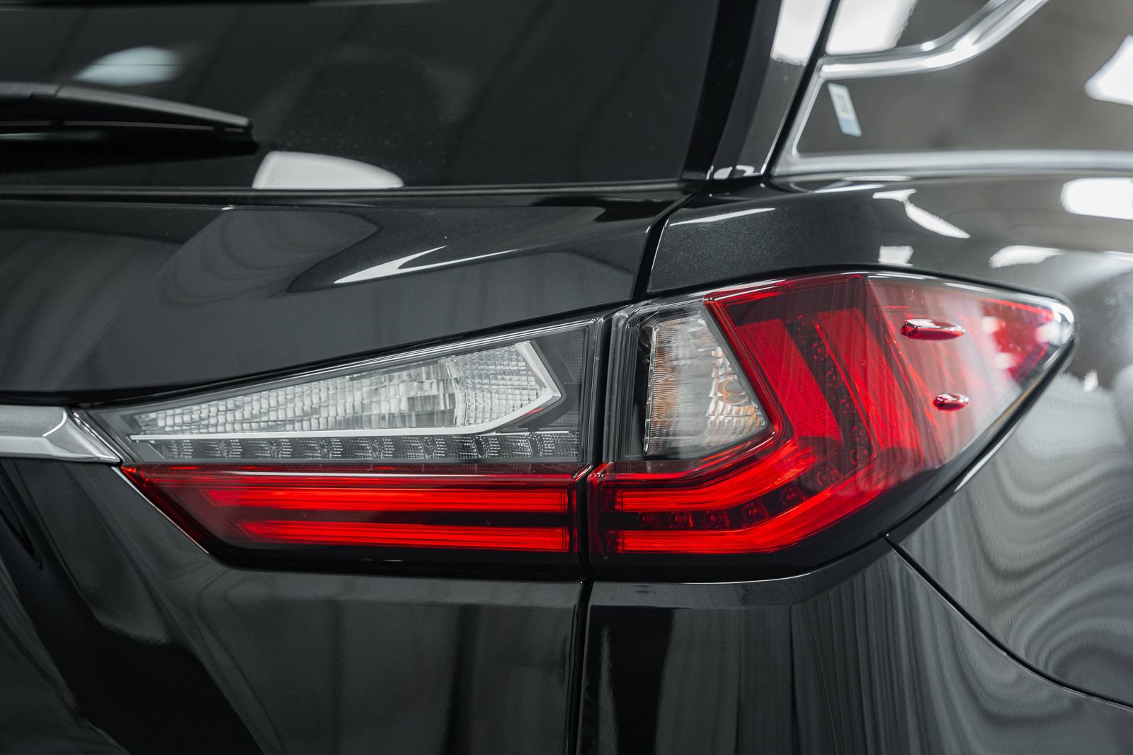 Used 2021 Lexus RX 350L Premium w/ Premium Package image 7