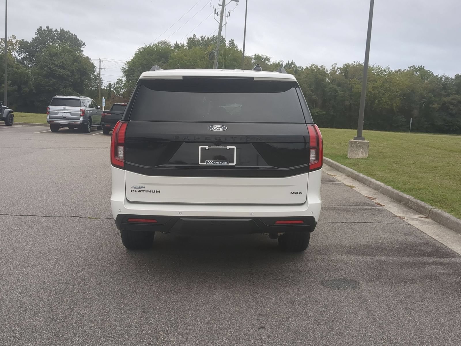New 2027 Ford Expedition Max Platinum w/ Stealth Performance Package AWD/4WD image 4