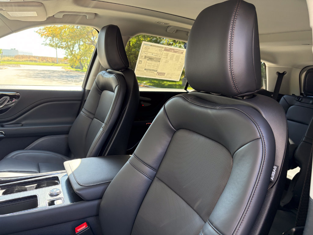 New 2027 Lincoln Aviator AWD image 11