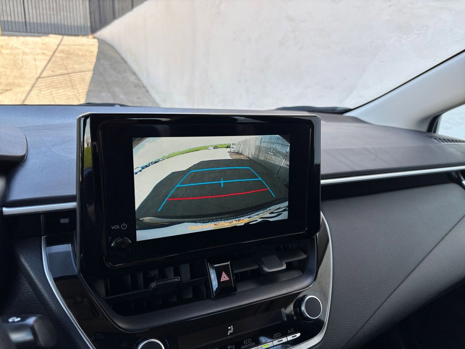 Used 2025 Toyota Corolla LE image 22