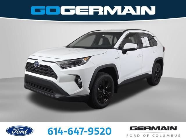 Used 2021 Toyota RAV4 XLE AWD/4WD image 1