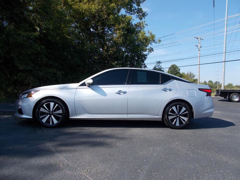 Used 2019 Nissan Altima 2.5 SV image 2