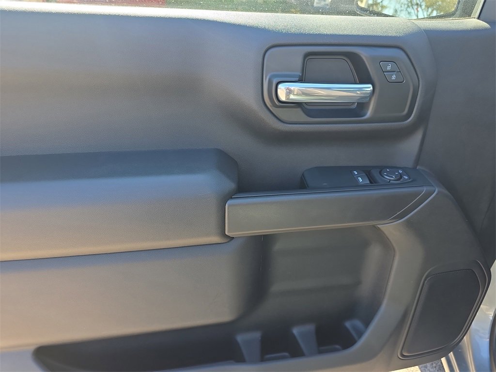 Used 2025 Chevrolet Silverado 1500 W/T image 8