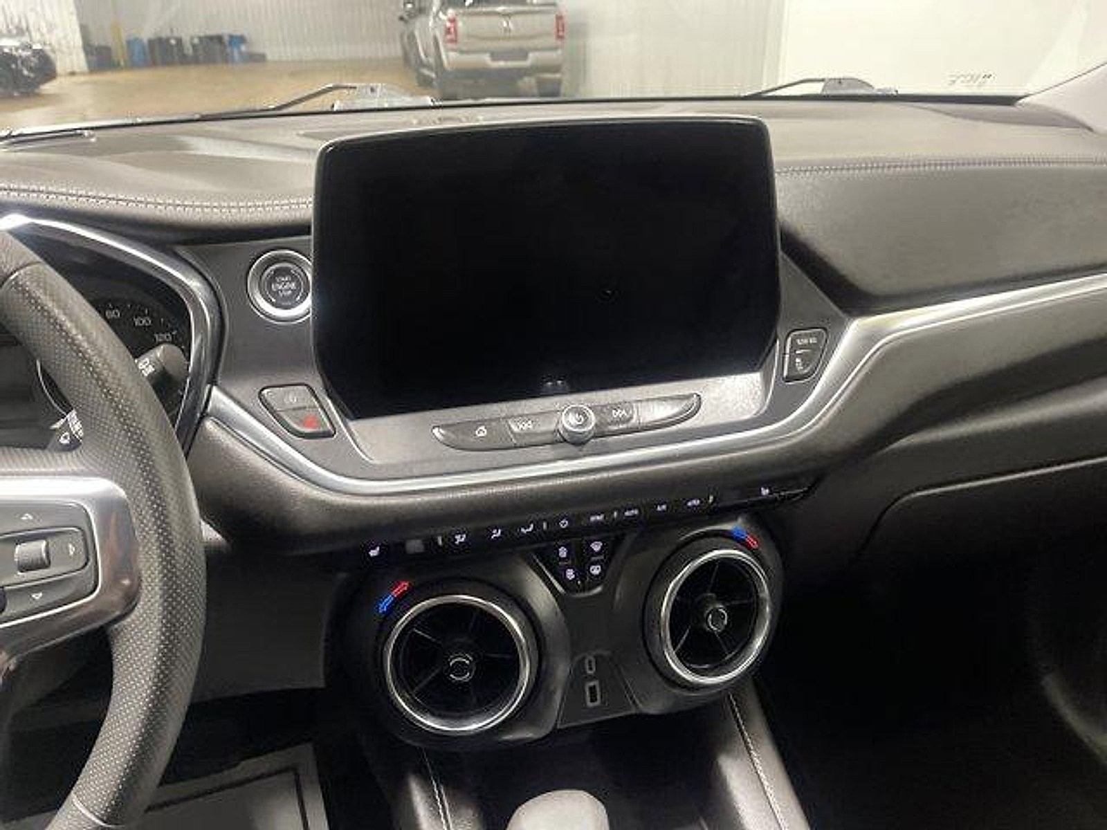 Used 2025 Chevrolet Equinox LT w/ Convenience Package II FWD image 23