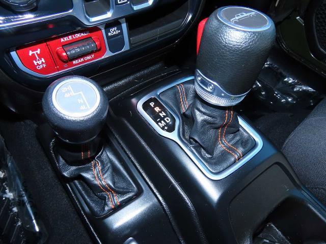 Used 2023 Jeep Gladiator Mojave w/ Cold Weather Group image 31