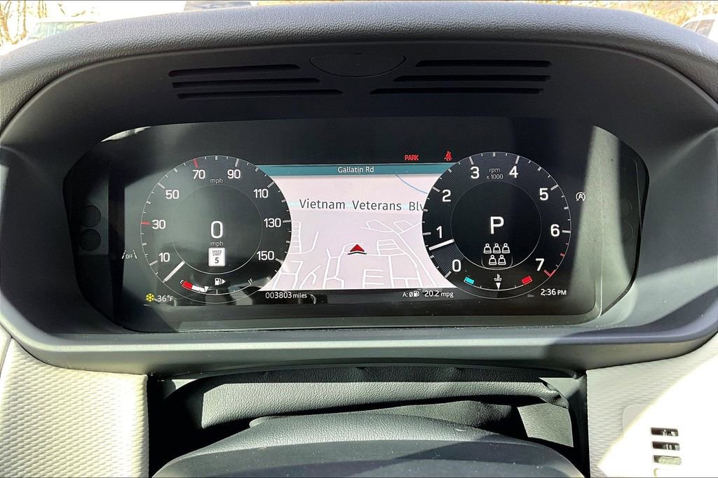 Used 2025 Land Rover Discovery Dynamic SE AWD/4WD image 16