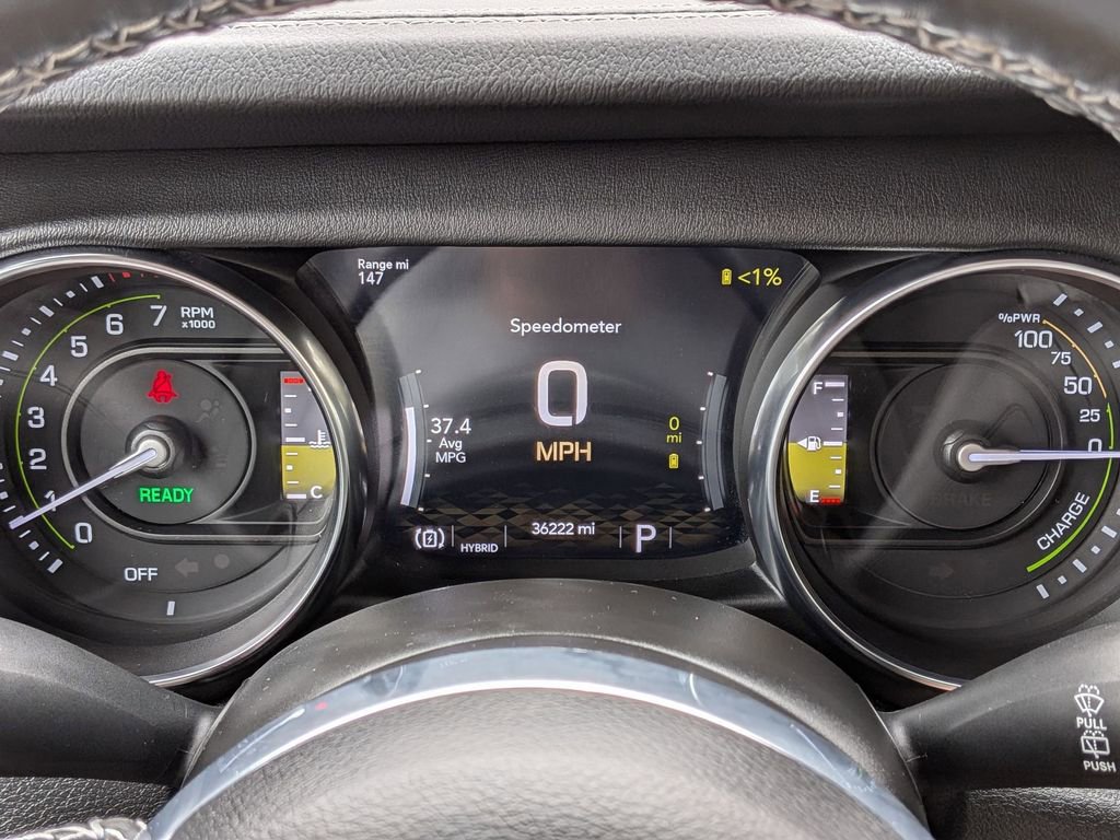 Used 2021 Jeep Wrangler Unlimited Sahara w/ Cold Weather Group AWD/4WD image 16