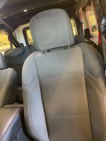 Used 2024 Jeep Wrangler Unlimited Sahara AWD/4WD image 12