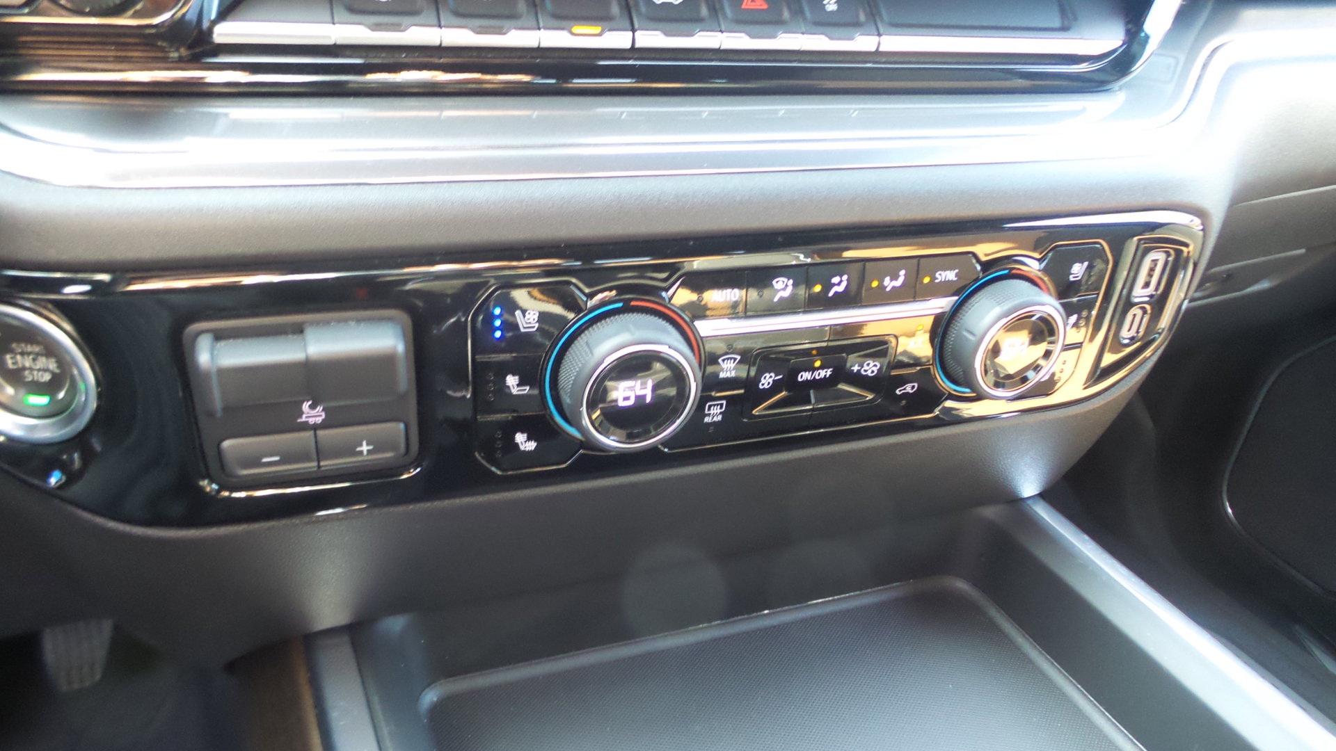 Used 2024 Chevrolet Silverado 2500 High Country image 17