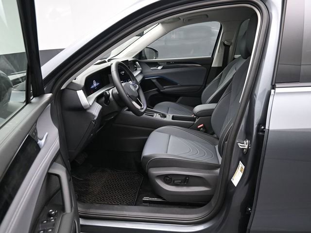 New 2026 Volkswagen Tiguan SE image 9