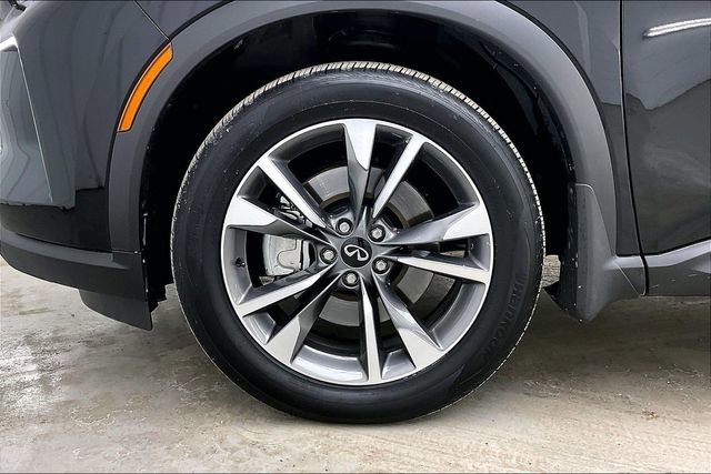 Certified 2025 INFINITI QX60 Luxe w/ Vision Package image 10