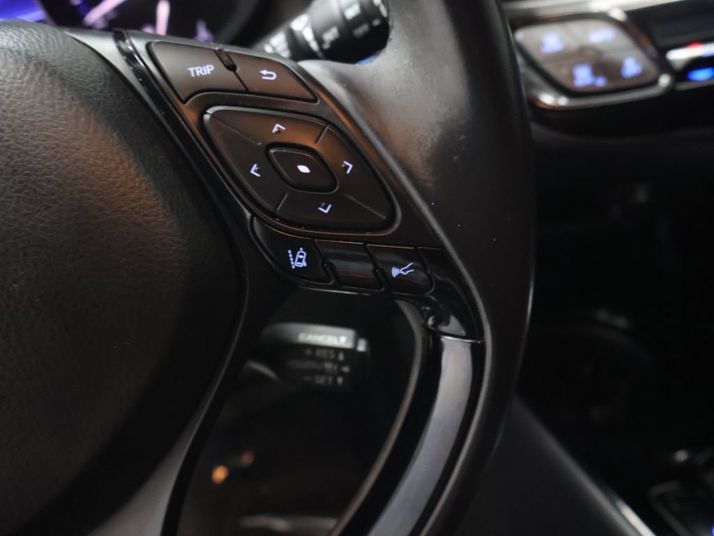 Used 2019 Toyota C-HR XLE FWD image 20