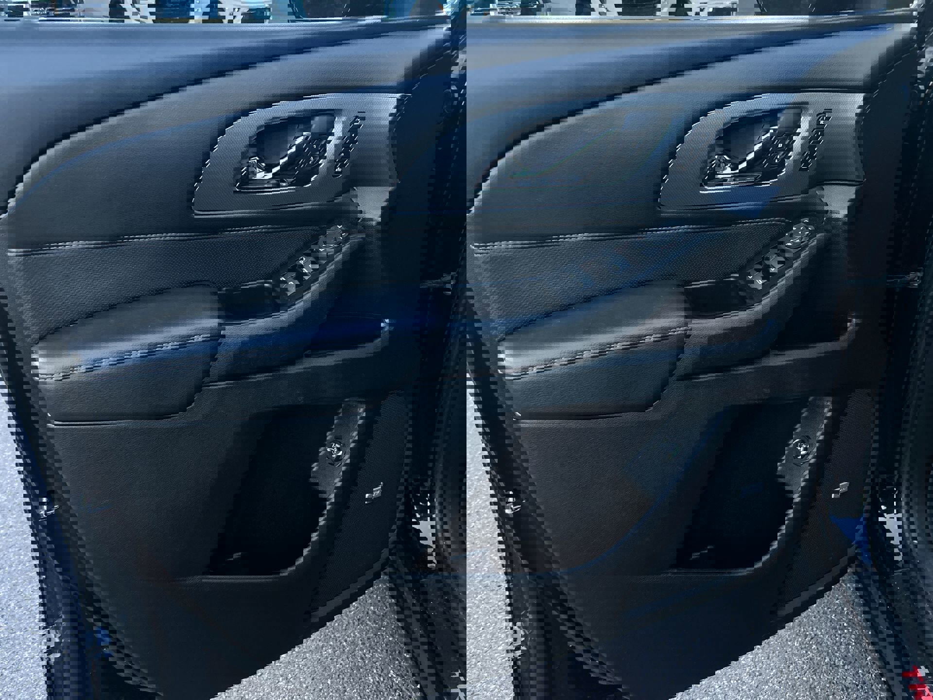 Used 2019 Chevrolet Traverse Premier w/ Redline Edition image 14