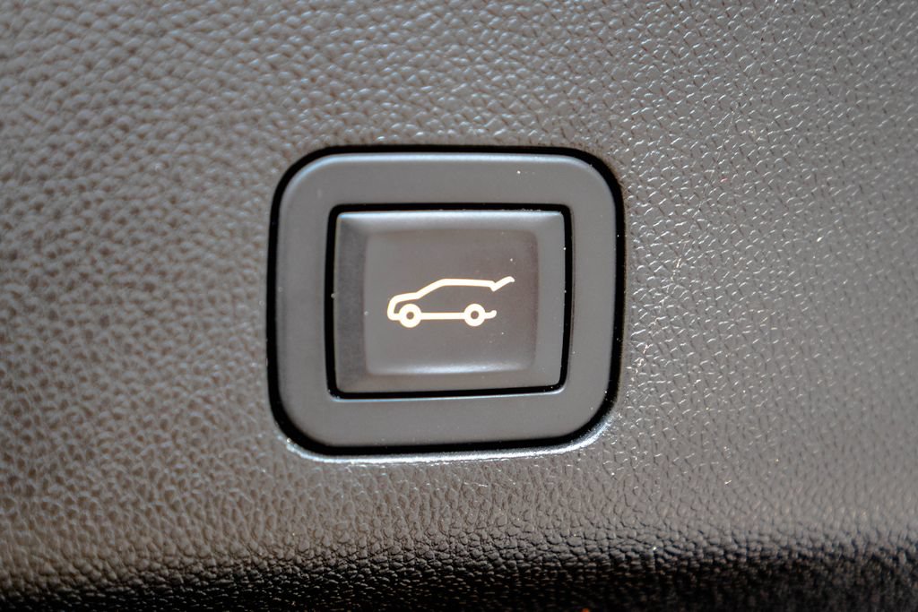 Certified 2024 GMC Yukon XL Denali Ultimate AWD/4WD image 43