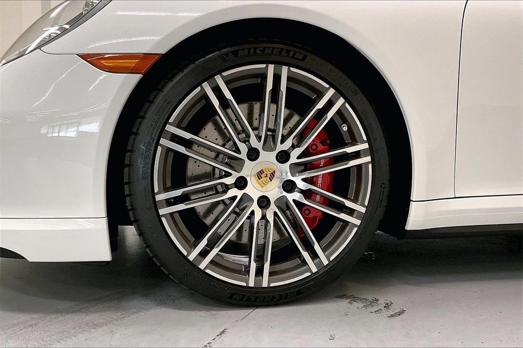 Used 2016 Porsche 911 Turbo image 17