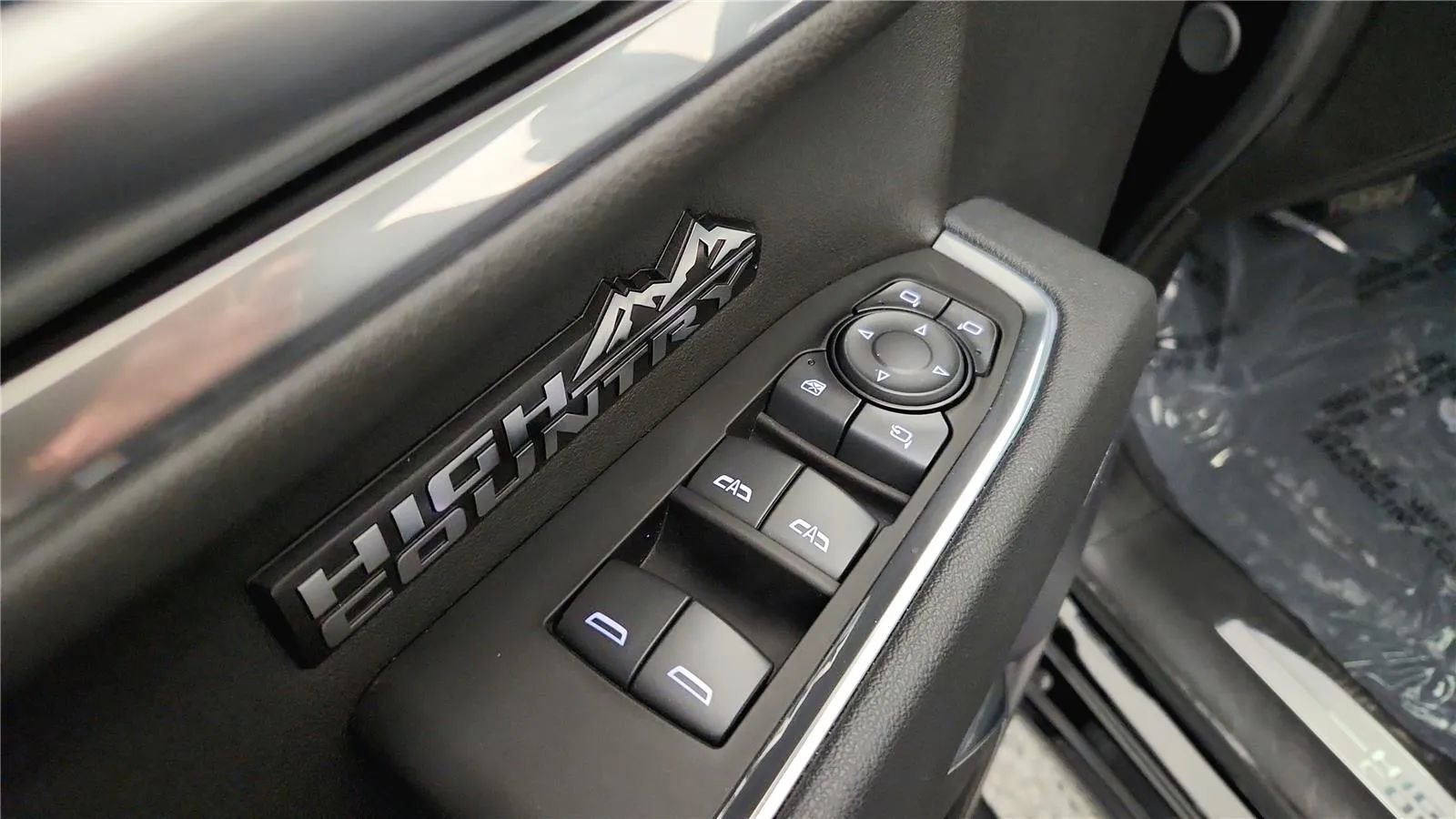 Used 2025 Chevrolet Silverado 1500 High Country w/ Midnight Edition image 34