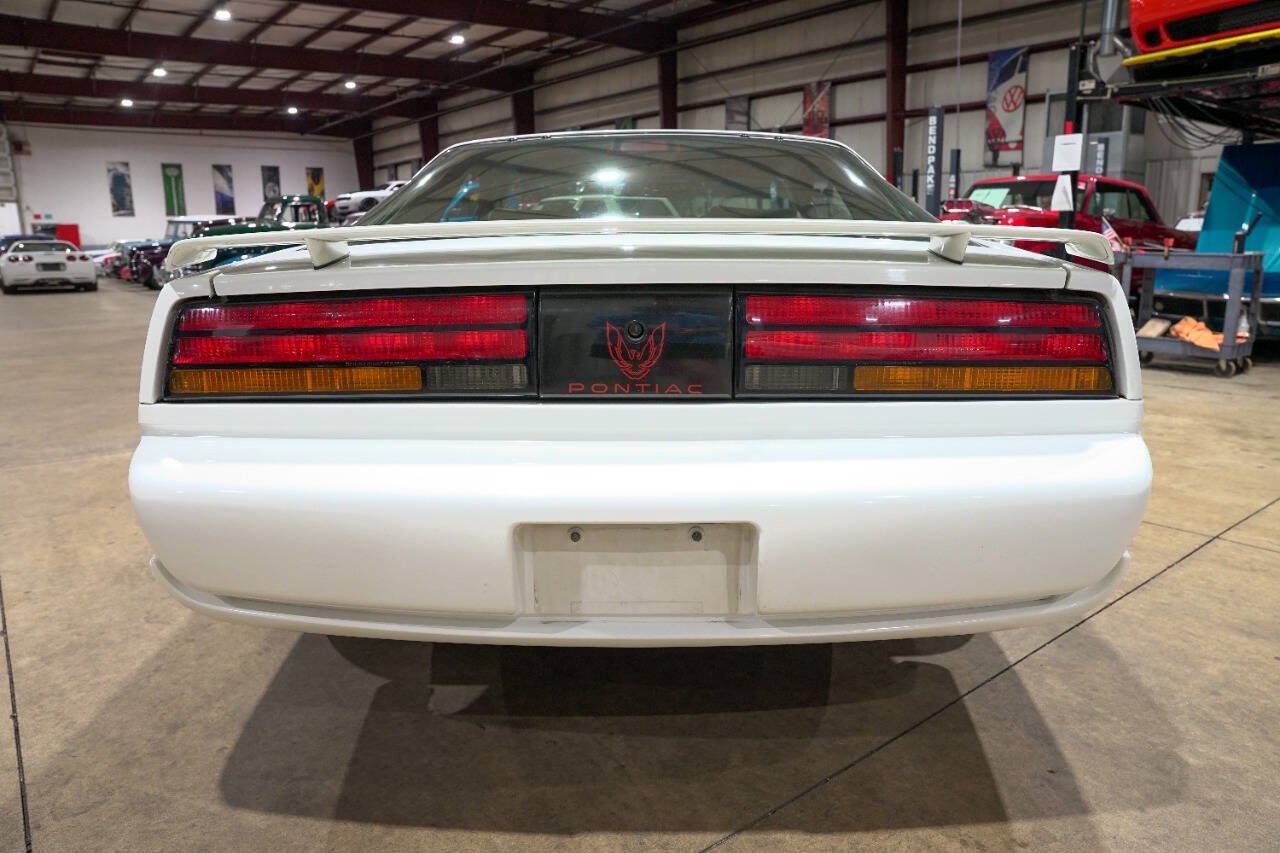 Used 1992 Pontiac Firebird Formula RWD image 7