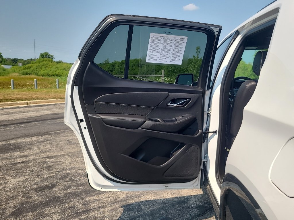 Used 2022 Chevrolet Traverse Premier w/ Redline Edition AWD/4WD image 36