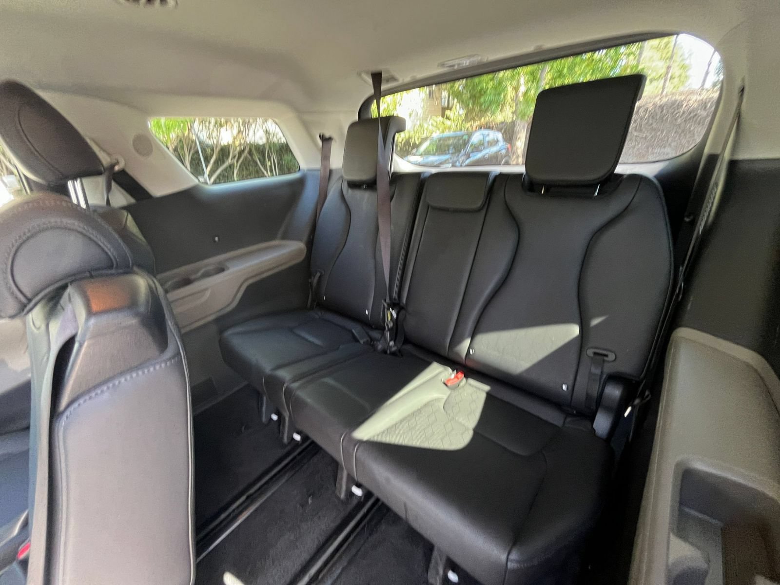 Used 2026 Kia Carnival FWD image 26