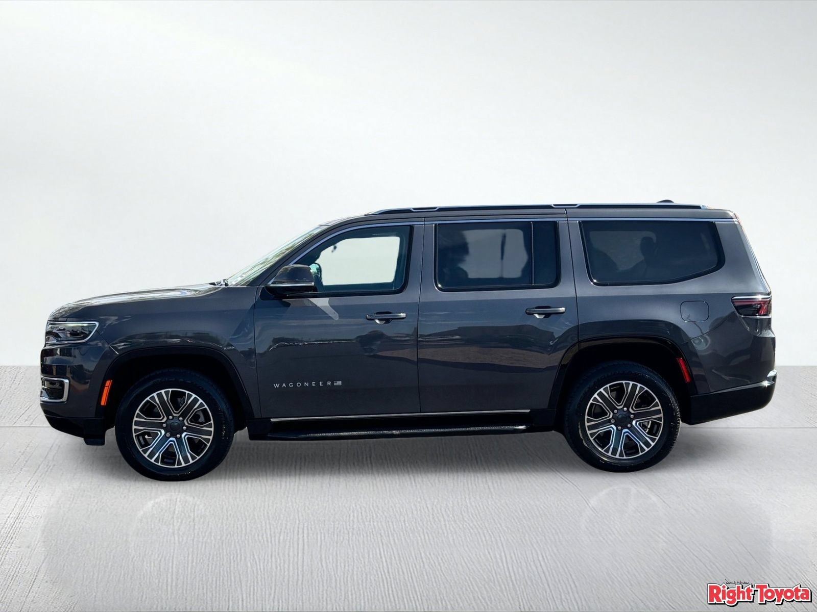 Used 2022 Jeep Wagoneer Series III AWD/4WD image 3