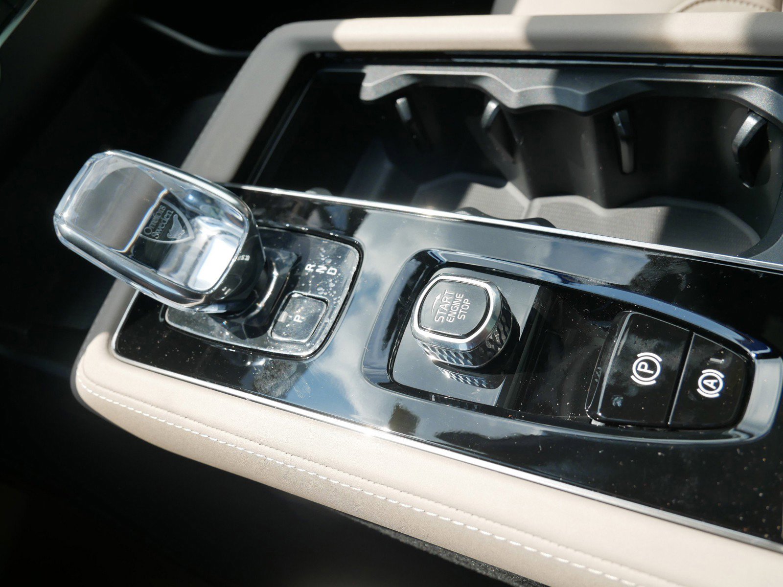 New 2026 Volvo XC90 B6 Plus w/ Protection Package Premier image 9