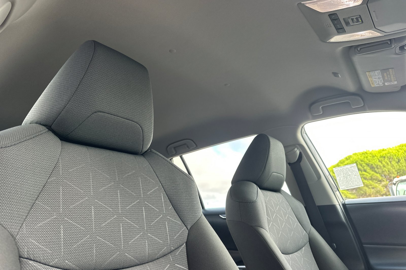 Used 2025 Toyota RAV4 XLE FWD image 19