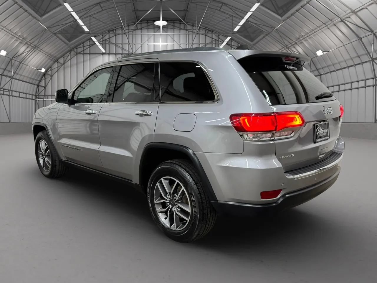 Used 2020 Jeep Grand Cherokee Limited w/ Luxury Group II AWD/4WD image 3