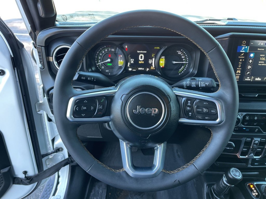 Used 2024 Jeep Wrangler Unlimited Sahara w/ Technology Group image 17