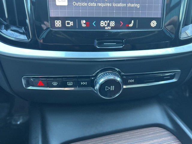 Used 2025 Volvo V60 B5 Cross Country Plus image 25
