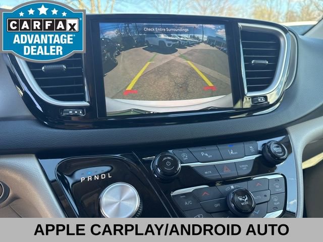 Used 2024 Chrysler Pacifica Touring-L FWD image 10