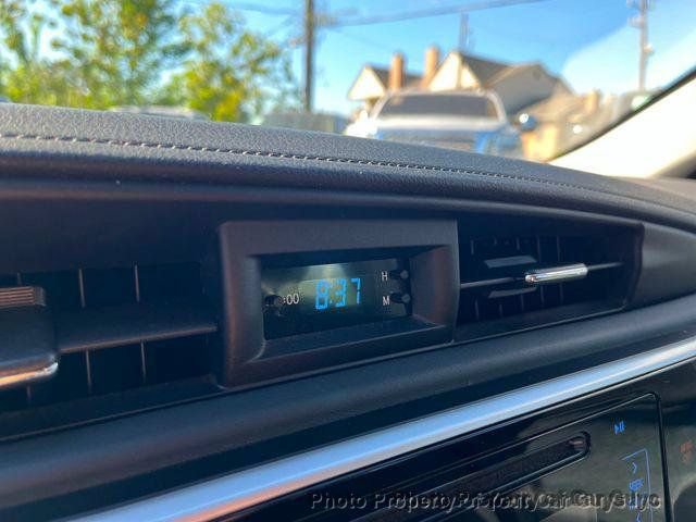 Used 2018 Toyota Corolla LE FWD image 35
