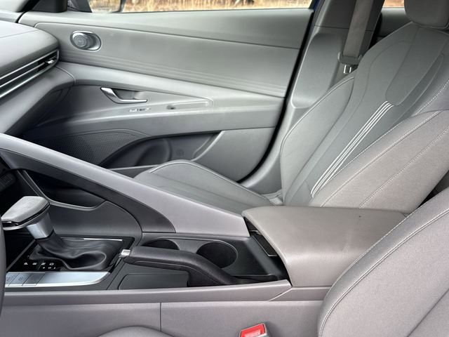 Used 2024 Hyundai Elantra SEL image 24
