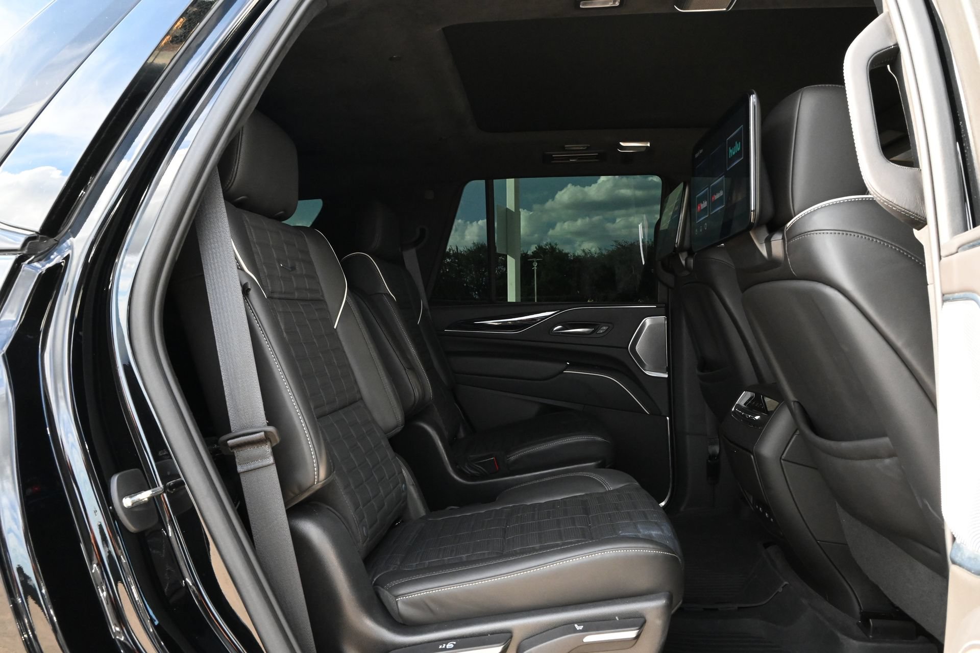 Used 2023 Cadillac Escalade V AWD/4WD image 24