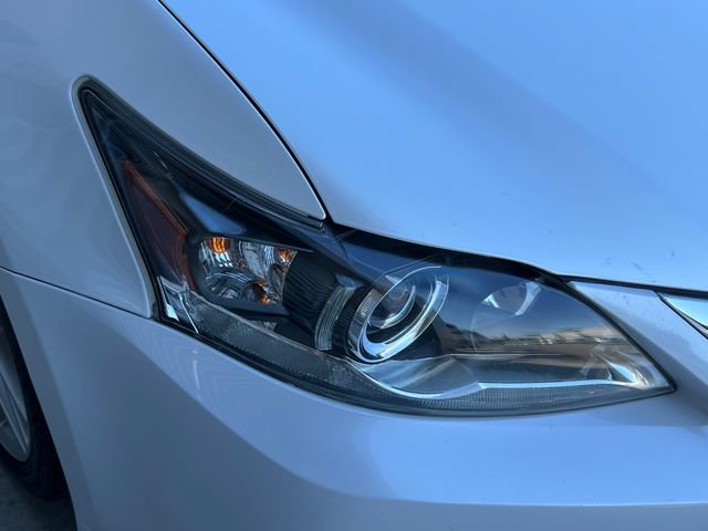 Used 2016 Lexus CT 200h w/ Navigation Package FWD image 18