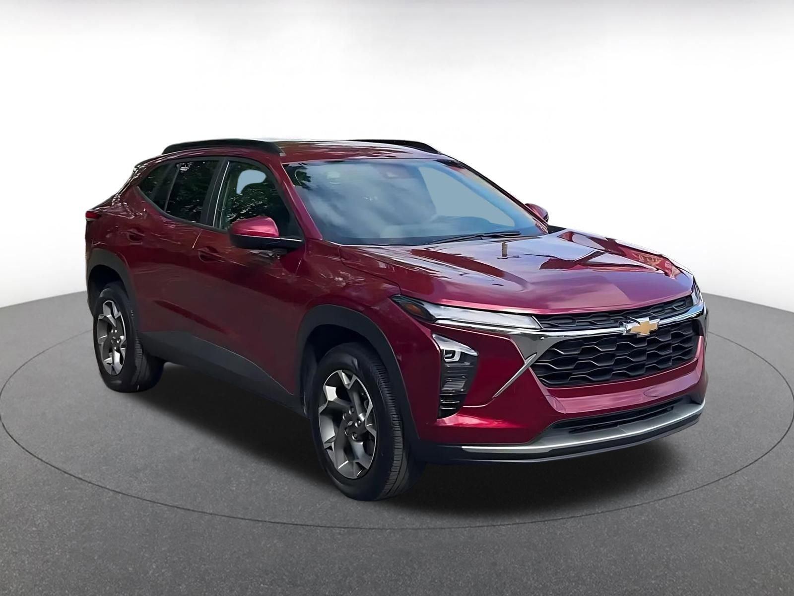 Used 2025 Chevrolet Trax LT image 3